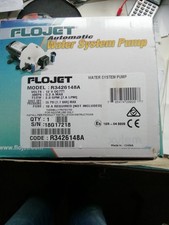 Flojet R3426148A Triplex Membran 2.0 Druckwasserpumpe, 8 LPM, 1,7 bar, S/E, 12V