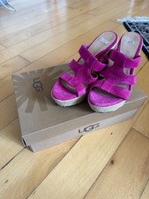 UGG Keilabsatzsandale für den Sommer, Größe 39, Farbe Pink NEU im Originalkarton