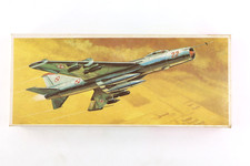 Flugzeug-Modellbaukasten 1/72