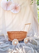 Spielzeugwagen aus Weide in