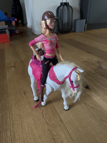 Weißes barbie pferd mit - weißes,