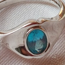 Wunderschöner EDELSTEIN RING