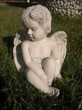 Steinfigur "Engel sitzend"