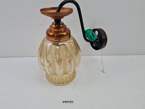 Wandlampe mit einem glasschirm - mit,