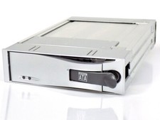 ICY DOCK MB123SK-1S Zubehör: SATA HDD Festplatten Wechselrahmen für 3.5-Zoll TOP