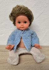 Nette Kunststoff Puppe ES Doll