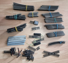 Minitrix Gleis Konvolut über 90 Teile Guter Zustand