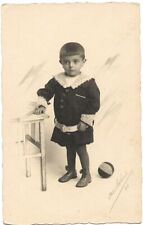 103/619 AK FOTO ALTE ZEITEN KIND BALL HOCKER - ATELIER MATHESIE BERLIN 1918