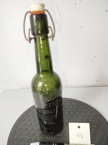 Prägeflasche mit - (43),