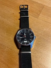 TCM Quarzuhr 229507; Analoge Anzeige mit Datum und Textilarmband.