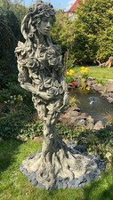 Gartenfigur Königin der Natur