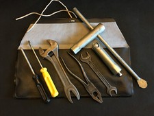 Werkzeugtasche mit altem VOLVO Bordwerkzeug für Oldtimer – vtg VOLVO TOOLS/ BAG