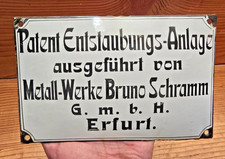 altes kleines gewölbtes