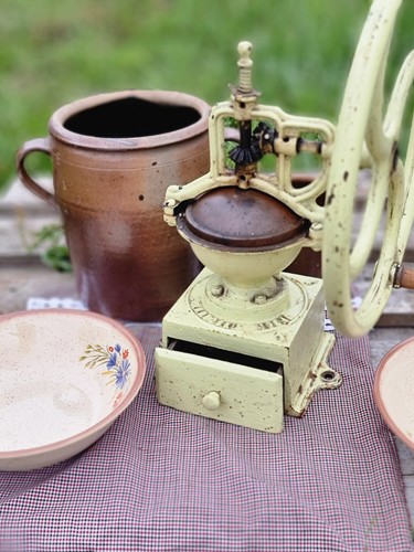 Antike schwungrad kaffeemühle - antike, schwungrad-kaffeemühle
