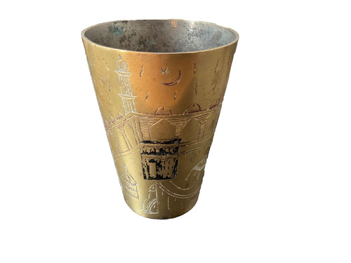 Ein becher mit - becher, von