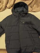Nike Herren‑Winterjacke / Pufferjacke in Dunkelblau zu verkaufen.