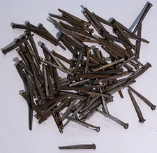 100 Eisenschliff Spangennägel