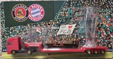 Paulaner FC Bayern München -- Truck mit Tieflader -- Sattelzug