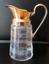 kl. Glaskanne mit Schliff und