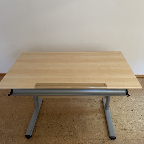 Schreibtisch