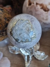 Weiße Fluorit Pyrit Kugel  ca 4,4 cm