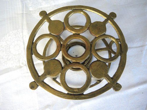 älteres stövchen messing - -,