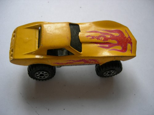 Hot wheels 1975 chevy corvette - hot,