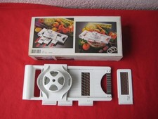 1 KÜCHENREIBE 5 in 1 - Multifunktionsreibe Reibe Raspel  weiß von LIDL neuwertig