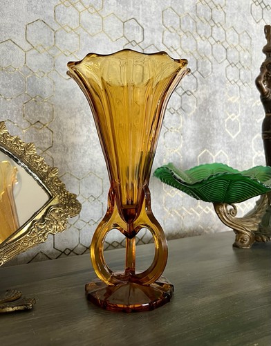 Art déco vase - art,