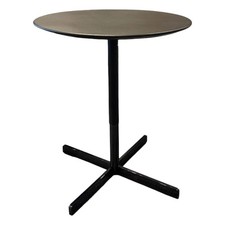 Poltrona Frau Beistelltisch