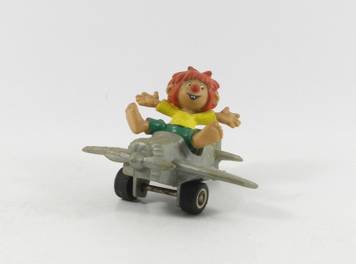 Pumuckl figur im flugzeug - im,