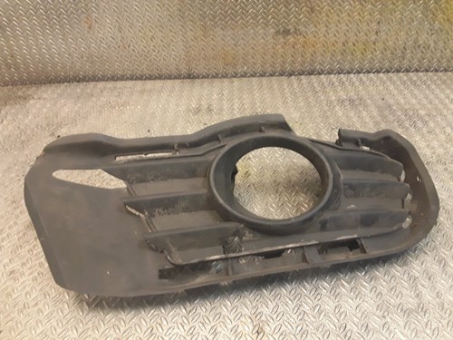 Mercedes w204 nebel rand grill - w204,