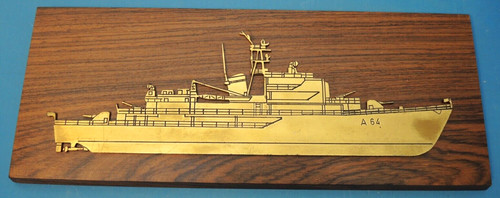 Messing relief auf holz tender - messing-relief,