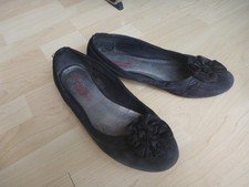 Tamaris Ballerina schwarz 40 / 41 mit Blume Velours Slipper Mokassins