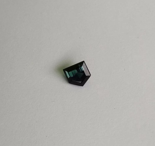 Turmalin indigolith 16ct - turmalin,