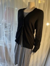 Schwarze Strickjacke •