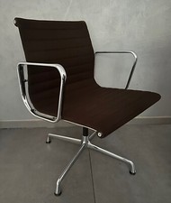 Vitra Charles Eames EA 107 Alu-Chair Aluminium Chair braun Hopsak Chrom