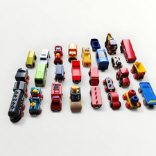 Brio & Holzeisenbahn Konvolut Loks Waggons Autos LKW Fahrzeuge Zubehör Set