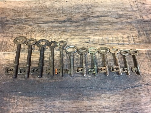 Antike eisenschlüssel mit - 12,