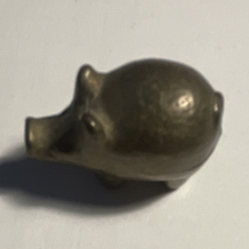 Kleine metallfigur schwein - metallfigur,