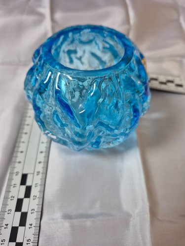Bläuliche ältere kleine vase - bläuliche,