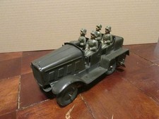 Blechfahrzeug mit 4 sitzenden Massesoldaten - Uhrwerk funktioniert - Lineol ?