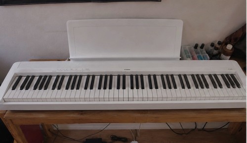 Yamaha 225 piano white - e-piano/white, 88