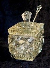 Alte schwere Zuckerdose Art Deco Pressglas, rautenförmig