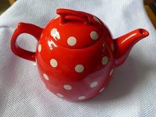 Wasserkocher rot gepunktet