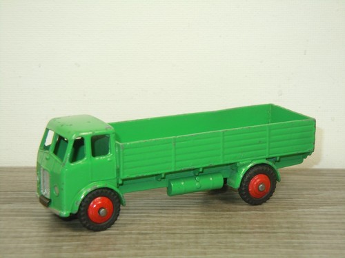 Forward control lorry dinky - forward,