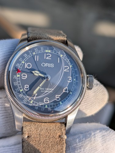 Oris big crown - big, pointer
