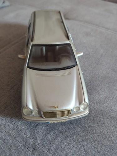 Mercedes benz e - 1/18,