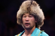 Kasachischer „Shavkat-Hut“