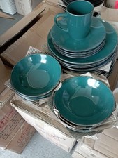Geschirrset 4 Personen Keramik 16 Tele in kräftigen  grün mit Goldrand